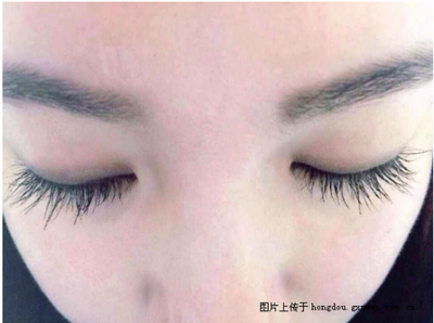 超雞凍！快來看blingbling電眼！艾格碧詩睫毛增長液評測